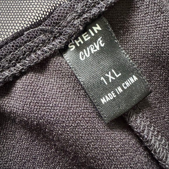 SHEIN Curve 1XL Black Two-Piece Set – Crop Cami Top & High-Waist Leggings - Picture 11 of 12